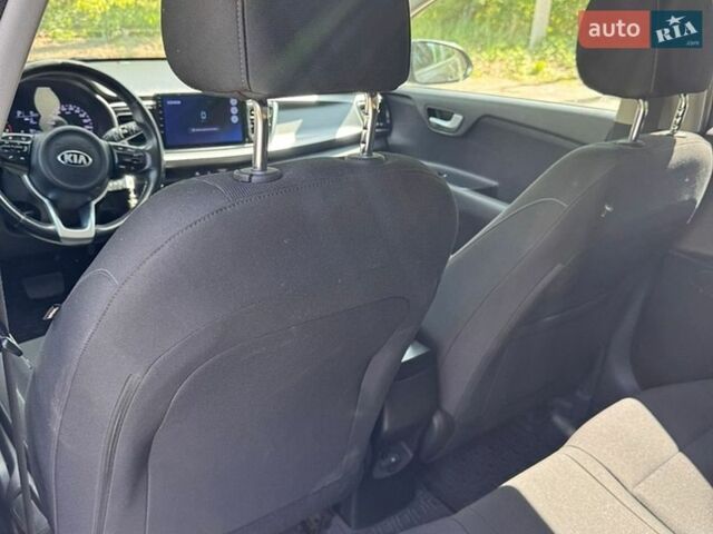 Серый Киа Рио, объемом двигателя 1.4 л и пробегом 33 тыс. км за 13700 $, фото 14 на Automoto.ua