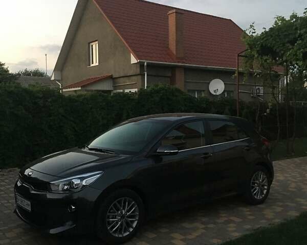 Сірий Кіа Ріо, об'ємом двигуна 1.4 л та пробігом 49 тис. км за 13500 $, фото 2 на Automoto.ua