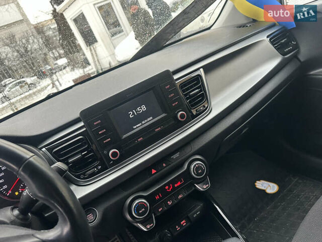 Серый Киа Рио, объемом двигателя 1.37 л и пробегом 75 тыс. км за 7700 $, фото 16 на Automoto.ua