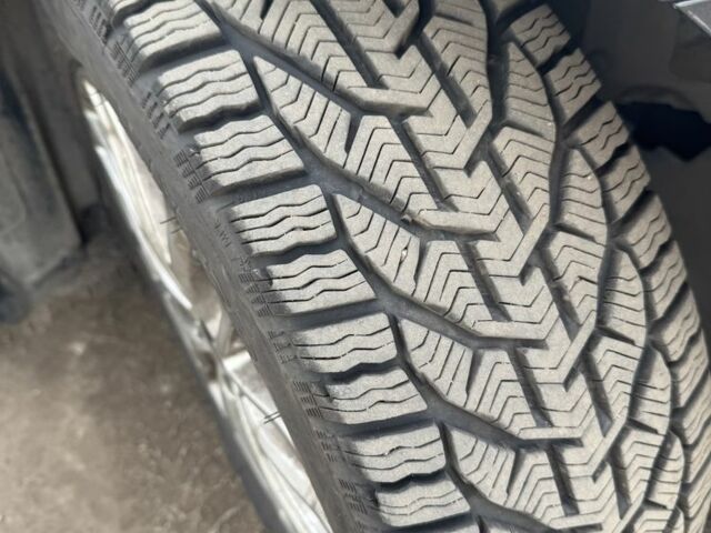 Серый Киа Рио, объемом двигателя 1.4 л и пробегом 75 тыс. км за 12000 $, фото 4 на Automoto.ua