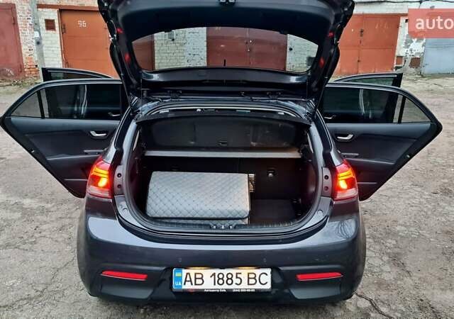Серый Киа Рио, объемом двигателя 1.37 л и пробегом 135 тыс. км за 12400 $, фото 9 на Automoto.ua