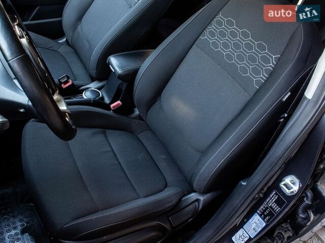 Серый Киа Рио, объемом двигателя 1.37 л и пробегом 178 тыс. км за 13500 $, фото 35 на Automoto.ua