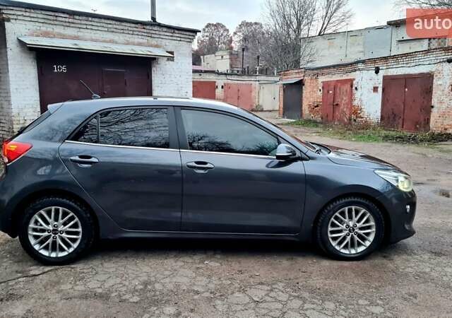 Серый Киа Рио, объемом двигателя 1.37 л и пробегом 135 тыс. км за 12400 $, фото 3 на Automoto.ua