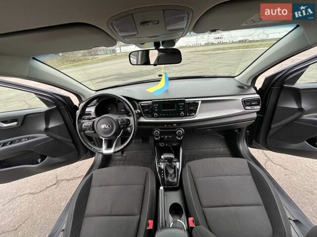 Серый Киа Рио, объемом двигателя 1.4 л и пробегом 91 тыс. км за 12000 $, фото 12 на Automoto.ua
