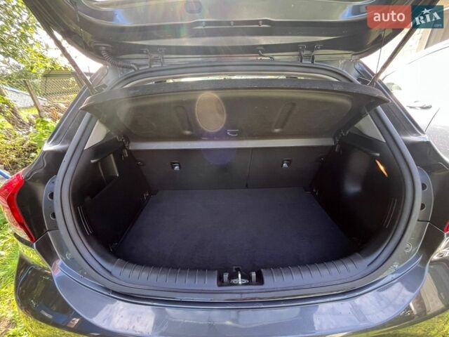 Серый Киа Рио, объемом двигателя 1.4 л и пробегом 91 тыс. км за 12000 $, фото 15 на Automoto.ua