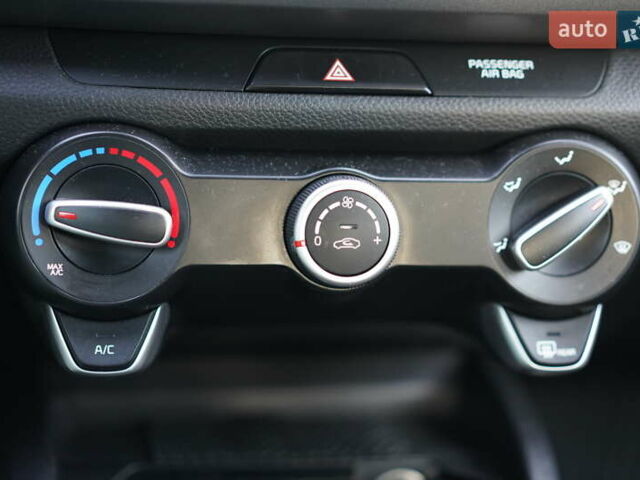 Серый Киа Рио, объемом двигателя 1.59 л и пробегом 80 тыс. км за 7900 $, фото 12 на Automoto.ua