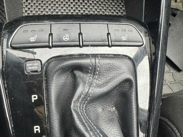 Серый Киа Рио, объемом двигателя 1.4 л и пробегом 75 тыс. км за 12000 $, фото 8 на Automoto.ua