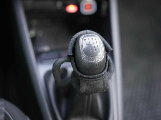 Серый Киа Рио, объемом двигателя 1.6 л и пробегом 80 тыс. км за 8300 $, фото 13 на Automoto.ua