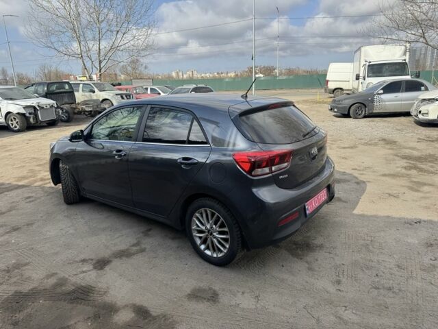 Серый Киа Рио, объемом двигателя 1.4 л и пробегом 75 тыс. км за 12000 $, фото 2 на Automoto.ua