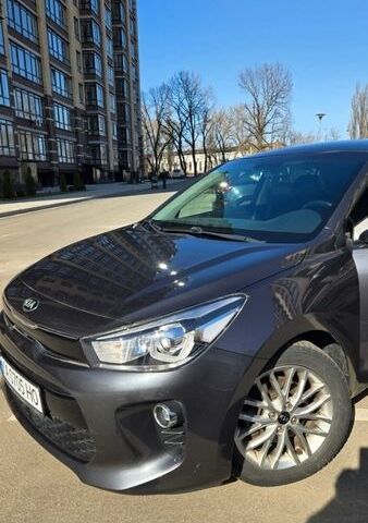 Серый Киа Рио, объемом двигателя 1.37 л и пробегом 88 тыс. км за 13700 $, фото 4 на Automoto.ua