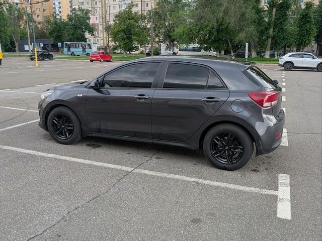 Сірий Кіа Ріо, об'ємом двигуна 1.25 л та пробігом 150 тис. км за 12500 $, фото 23 на Automoto.ua