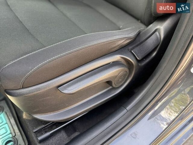 Серый Киа Рио, объемом двигателя 1.4 л и пробегом 33 тыс. км за 13700 $, фото 27 на Automoto.ua