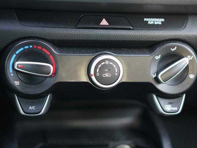 Серый Киа Рио, объемом двигателя 1.6 л и пробегом 80 тыс. км за 8300 $, фото 15 на Automoto.ua