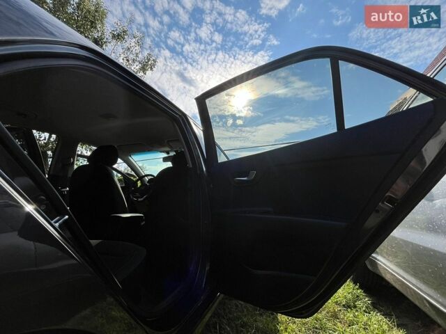 Серый Киа Рио, объемом двигателя 1.4 л и пробегом 91 тыс. км за 12000 $, фото 19 на Automoto.ua