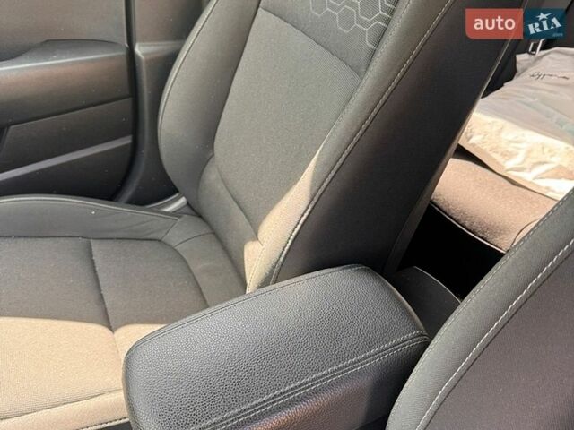 Серый Киа Рио, объемом двигателя 1.4 л и пробегом 33 тыс. км за 13700 $, фото 17 на Automoto.ua