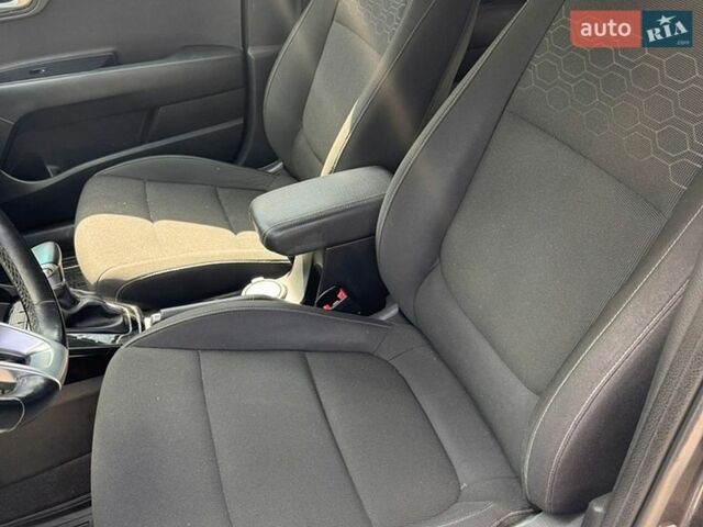 Серый Киа Рио, объемом двигателя 1.4 л и пробегом 33 тыс. км за 13700 $, фото 15 на Automoto.ua