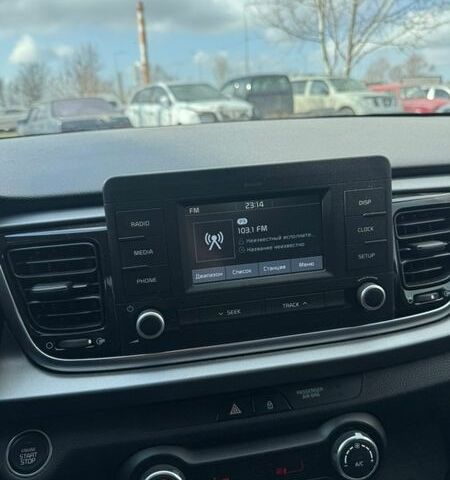 Серый Киа Рио, объемом двигателя 1.4 л и пробегом 75 тыс. км за 11999 $, фото 8 на Automoto.ua