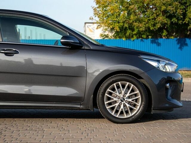 Серый Киа Рио, объемом двигателя 1.37 л и пробегом 105 тыс. км за 13000 $, фото 7 на Automoto.ua