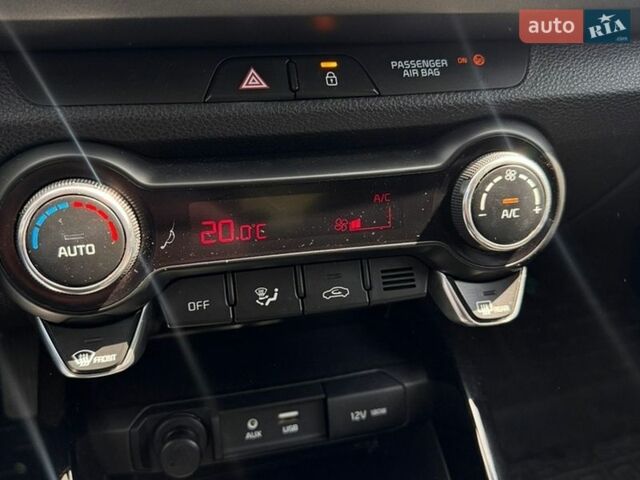 Серый Киа Рио, объемом двигателя 1.4 л и пробегом 33 тыс. км за 13700 $, фото 22 на Automoto.ua