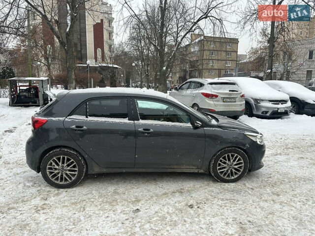 Серый Киа Рио, объемом двигателя 1.37 л и пробегом 75 тыс. км за 7700 $, фото 2 на Automoto.ua
