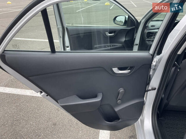 Сірий Кіа Ріо, об'ємом двигуна 1.25 л та пробігом 59 тис. км за 11600 $, фото 20 на Automoto.ua