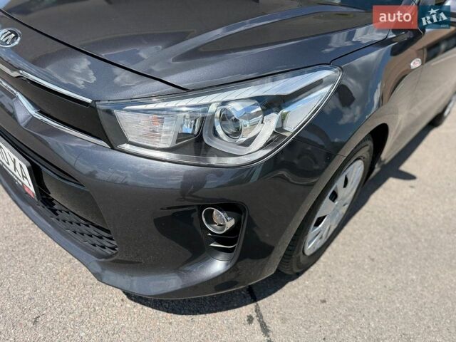 Серый Киа Рио, объемом двигателя 1.37 л и пробегом 64 тыс. км за 14000 $, фото 3 на Automoto.ua