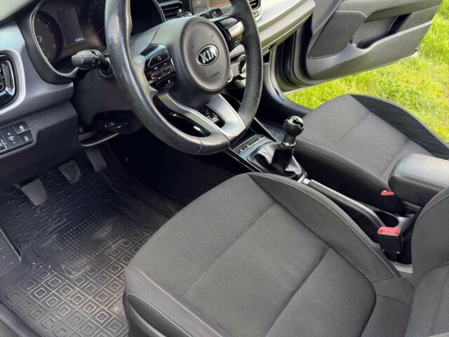 Серый Киа Рио, объемом двигателя 1.2 л и пробегом 87 тыс. км за 10250 $, фото 8 на Automoto.ua