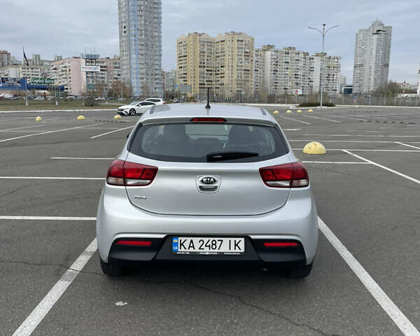 Сірий Кіа Ріо, об'ємом двигуна 1.25 л та пробігом 59 тис. км за 11600 $, фото 7 на Automoto.ua