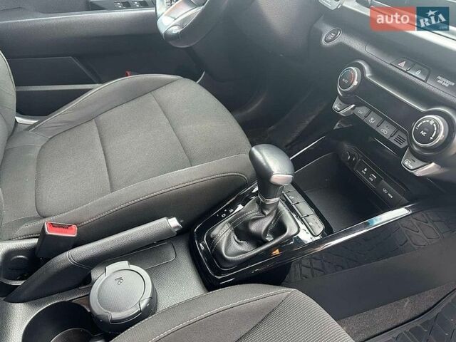 Серый Киа Рио, объемом двигателя 1.37 л и пробегом 93 тыс. км за 15500 $, фото 12 на Automoto.ua