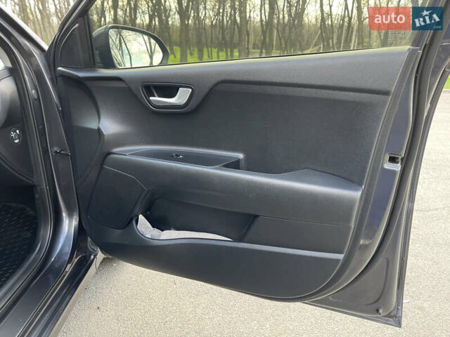Серый Киа Рио, объемом двигателя 1.4 л и пробегом 33 тыс. км за 14500 $, фото 27 на Automoto.ua
