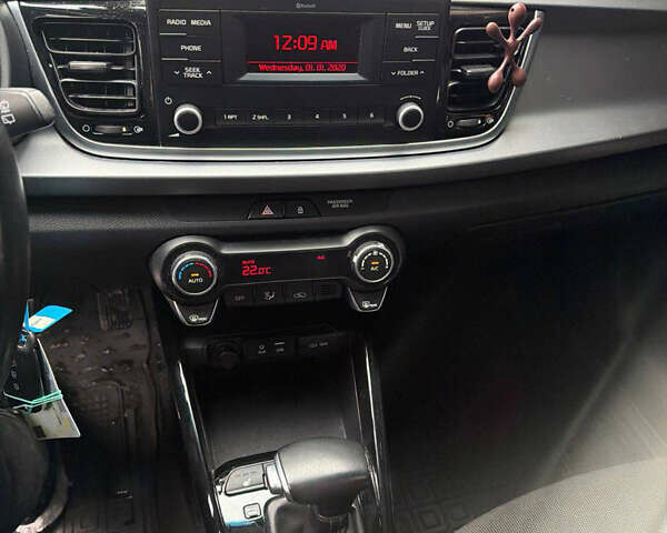 Серый Киа Рио, объемом двигателя 1.37 л и пробегом 83 тыс. км за 9900 $, фото 6 на Automoto.ua