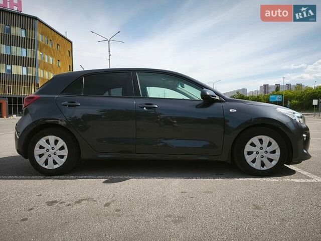 Серый Киа Рио, объемом двигателя 1.37 л и пробегом 85 тыс. км за 15300 $, фото 5 на Automoto.ua