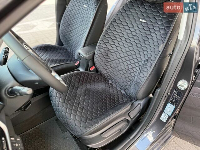 Серый Киа Рио, объемом двигателя 1.37 л и пробегом 64 тыс. км за 14000 $, фото 15 на Automoto.ua