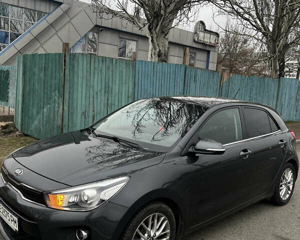Серый Киа Рио, объемом двигателя 1.37 л и пробегом 93 тыс. км за 13500 $, фото 1 на Automoto.ua