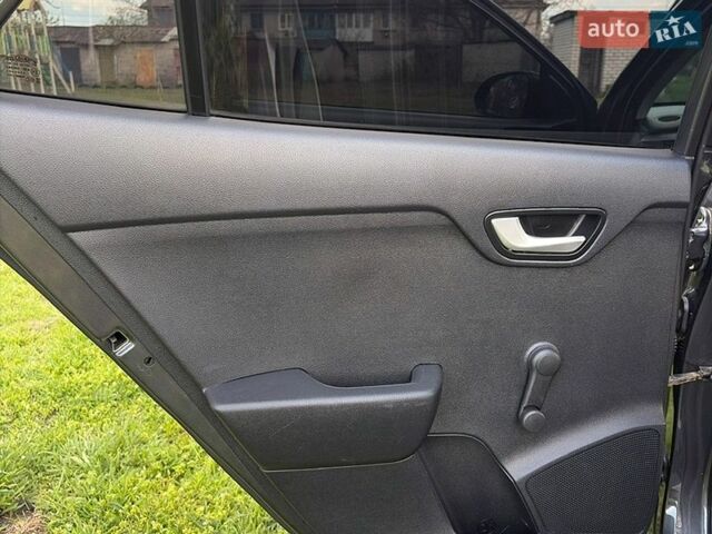 Серый Киа Рио, объемом двигателя 1.3 л и пробегом 88 тыс. км за 9700 $, фото 18 на Automoto.ua