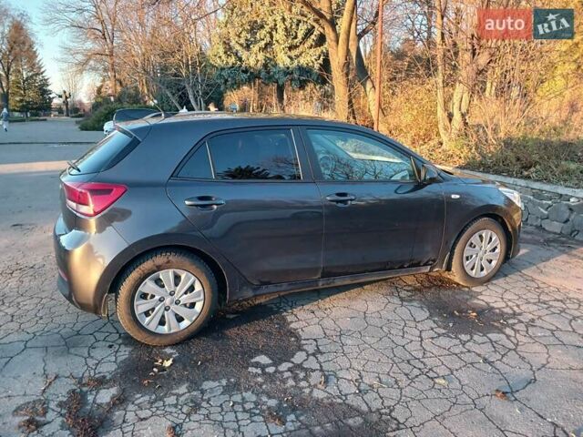 Серый Киа Рио, объемом двигателя 1.37 л и пробегом 125 тыс. км за 12000 $, фото 7 на Automoto.ua