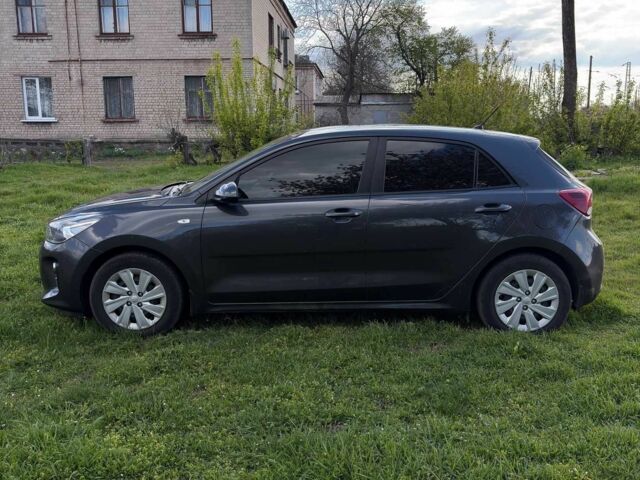 Серый Киа Рио, объемом двигателя 1.2 л и пробегом 87 тыс. км за 10250 $, фото 3 на Automoto.ua