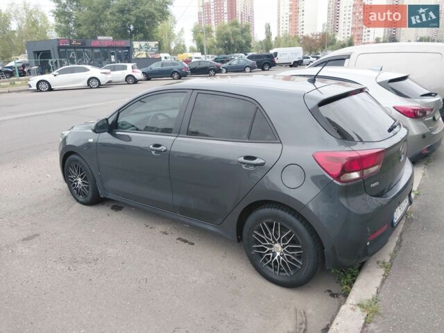 Серый Киа Рио, объемом двигателя 1.25 л и пробегом 171 тыс. км за 9000 $, фото 3 на Automoto.ua