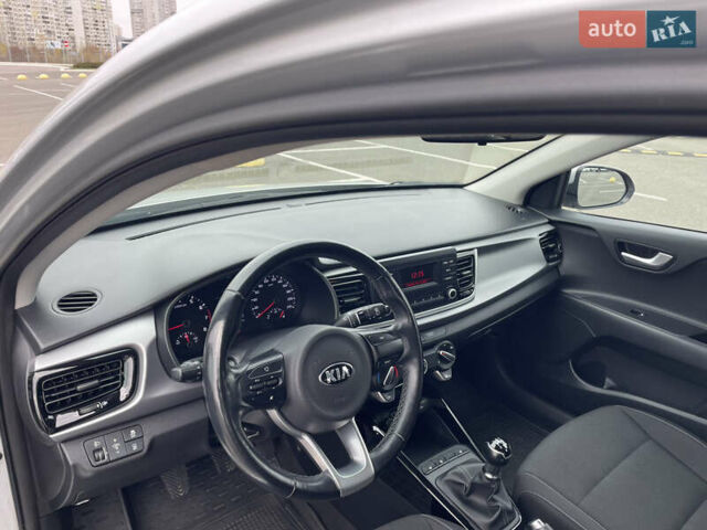 Сірий Кіа Ріо, об'ємом двигуна 1.25 л та пробігом 59 тис. км за 11600 $, фото 9 на Automoto.ua