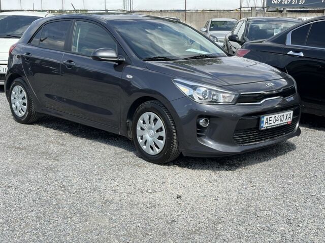 Сірий Кіа Ріо, об'ємом двигуна 1.4 л та пробігом 64 тис. км за 13999 $, фото 1 на Automoto.ua