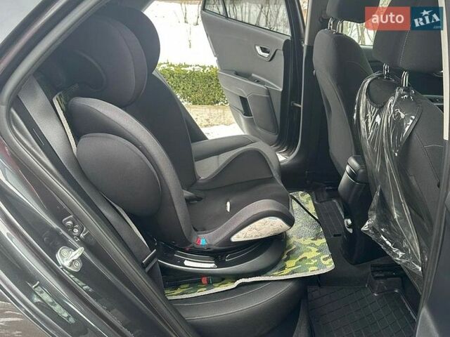 Серый Киа Рио, объемом двигателя 1.37 л и пробегом 93 тыс. км за 15500 $, фото 13 на Automoto.ua