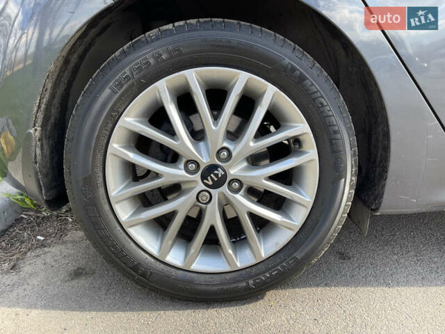 Серый Киа Рио, объемом двигателя 1.4 л и пробегом 33 тыс. км за 14500 $, фото 42 на Automoto.ua