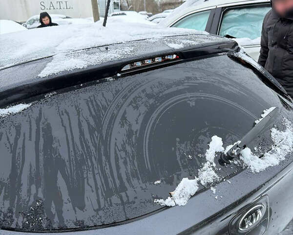 Серый Киа Рио, объемом двигателя 1.37 л и пробегом 83 тыс. км за 9900 $, фото 5 на Automoto.ua