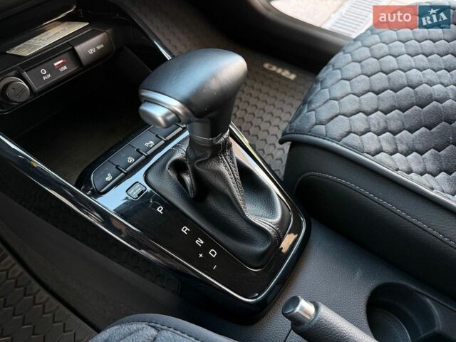 Серый Киа Рио, объемом двигателя 1.37 л и пробегом 64 тыс. км за 14000 $, фото 19 на Automoto.ua