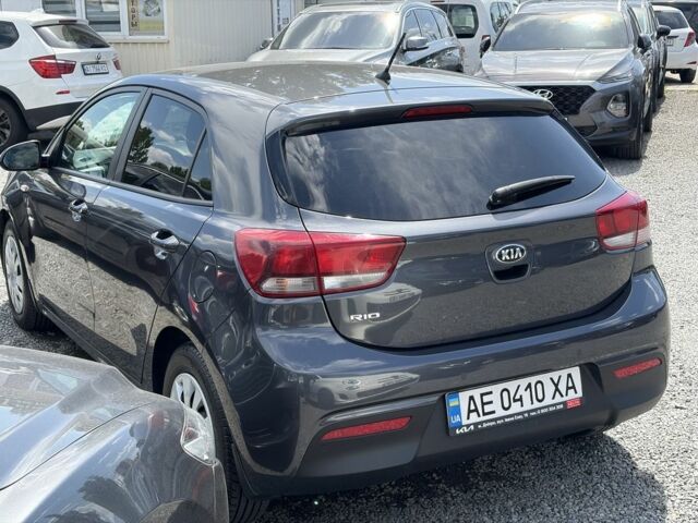 Сірий Кіа Ріо, об'ємом двигуна 1.4 л та пробігом 64 тис. км за 13999 $, фото 3 на Automoto.ua