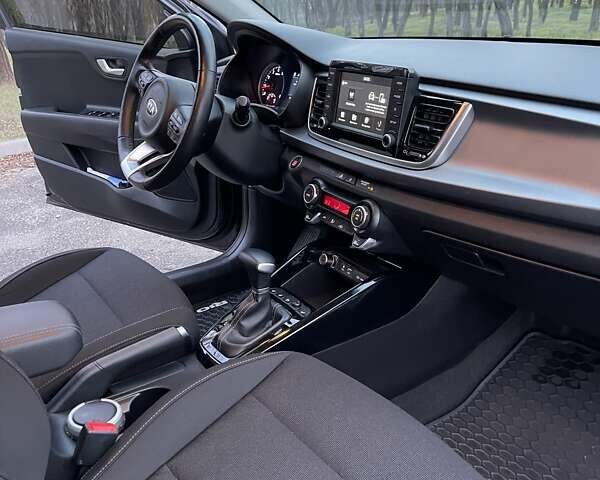 Серый Киа Рио, объемом двигателя 1.4 л и пробегом 33 тыс. км за 14500 $, фото 107 на Automoto.ua