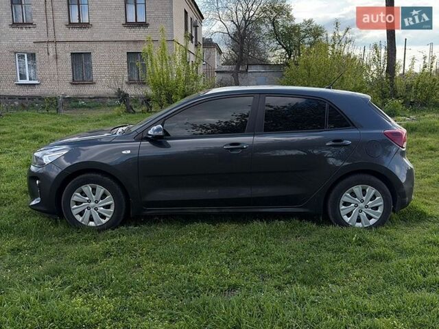 Серый Киа Рио, объемом двигателя 1.3 л и пробегом 88 тыс. км за 9700 $, фото 5 на Automoto.ua
