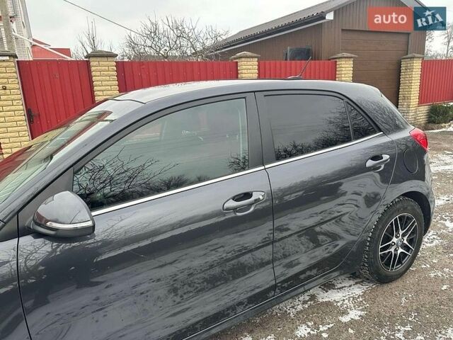Серый Киа Рио, объемом двигателя 1.37 л и пробегом 93 тыс. км за 15500 $, фото 5 на Automoto.ua