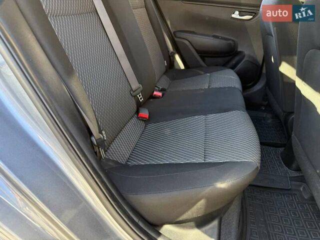 Серый Киа Рио, объемом двигателя 1.59 л и пробегом 84 тыс. км за 14899 $, фото 8 на Automoto.ua
