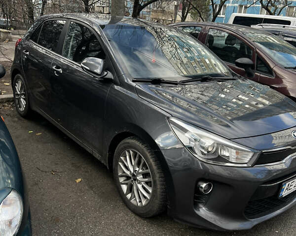 Серый Киа Рио, объемом двигателя 1.37 л и пробегом 93 тыс. км за 13500 $, фото 2 на Automoto.ua